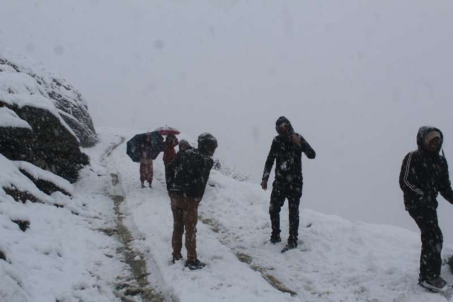 माथिल्लो मुगुम र रारा क्षेत्रमा हिमपात, दैनिक उपभोग्य वस्तु अभावको चिन्ता