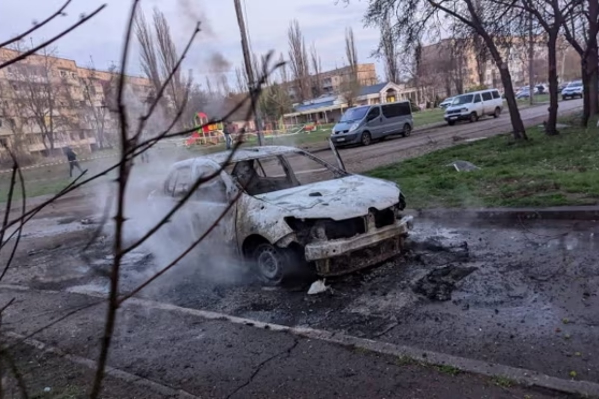 जेलेन्स्कीको गृहनगरमा रुसी हमला, १८ जनाको मृत्यु