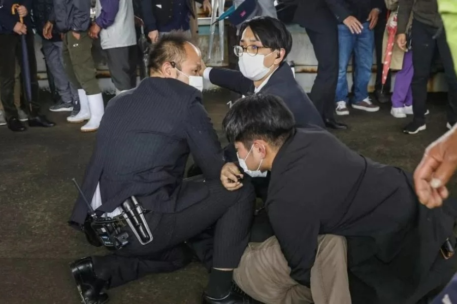 जापानी प्रधानमन्त्रीमाथि 'स्मोक बम' प्रहार गर्ने व्यक्ति प्रहरीको नियन्त्रणमा