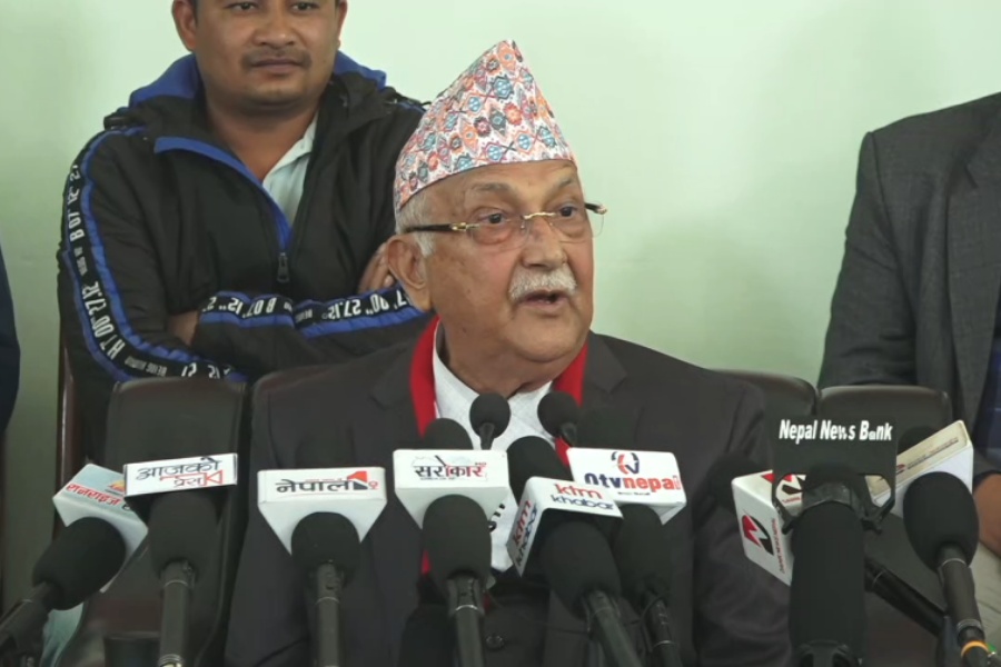 राजतन्त्र फर्काउँछु भन्नु मूर्खता हो : ओली