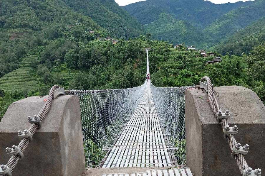 झोलुंगे पुल बनेपछि १ घण्टाको यात्रा १० मिनेटमै