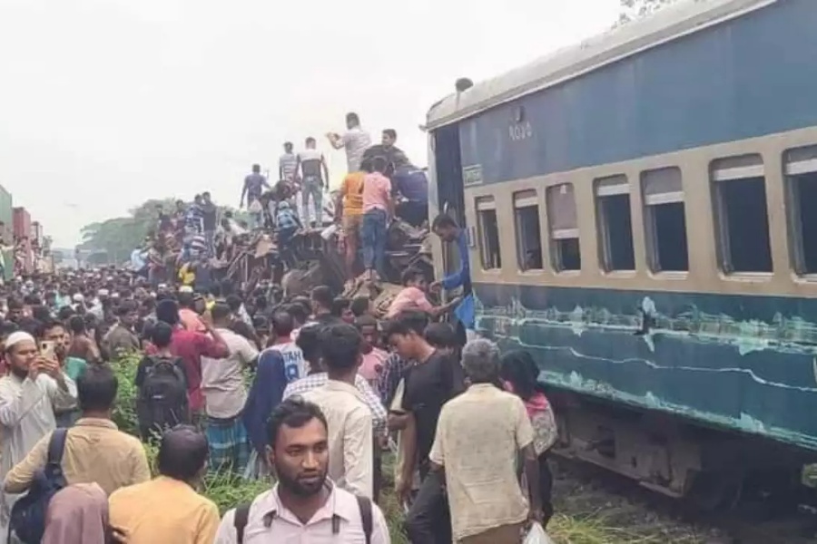 बंगलादेशमा रेल दुर्घटना हुँदा कम्तीमा २० जनाकाे मृत्यु