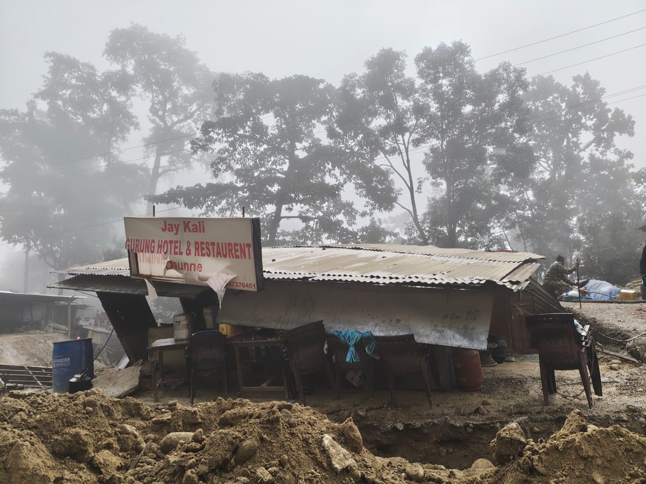 दाउन्नेमा वन कार्यालयले भत्कायो अतिक्रमण गरी बनाइएका १४ संरचना