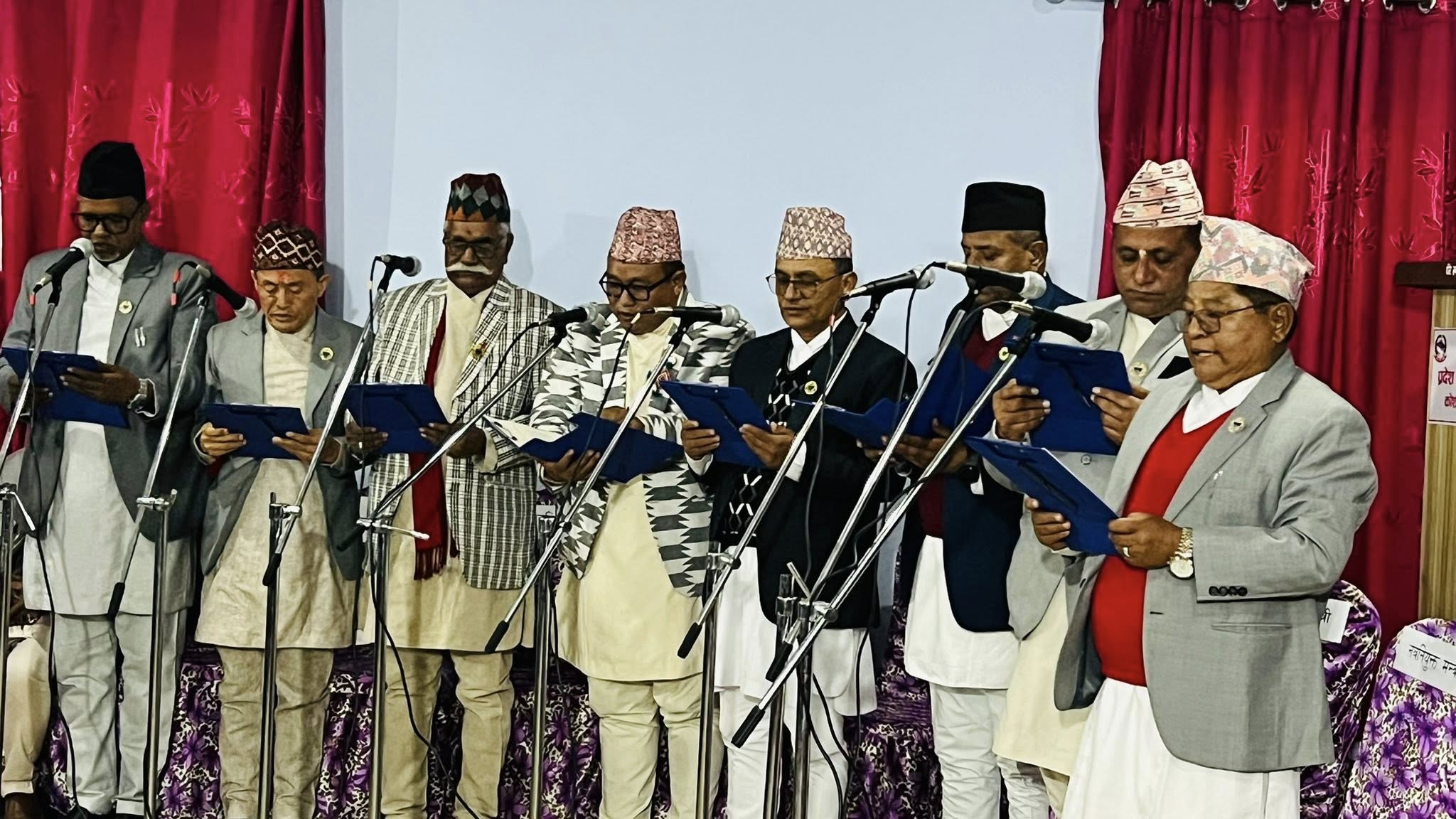 कोशी प्रदेशमा मन्त्रिपरिषद् पुनर्गठन, नवनियुक्त १० मन्त्रीले लिए शपथ