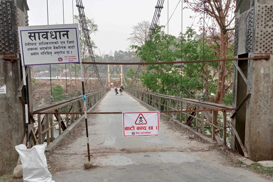 नुवाकोटमा त्रिशूली पुलको लट्ठा चुँडियो, आवागमन बन्द