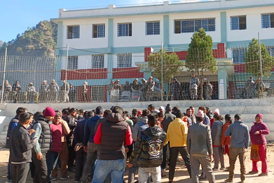 बाजुरामा रोकिएको मतगणना शुरू गर्न दलहरूसँग छलफल