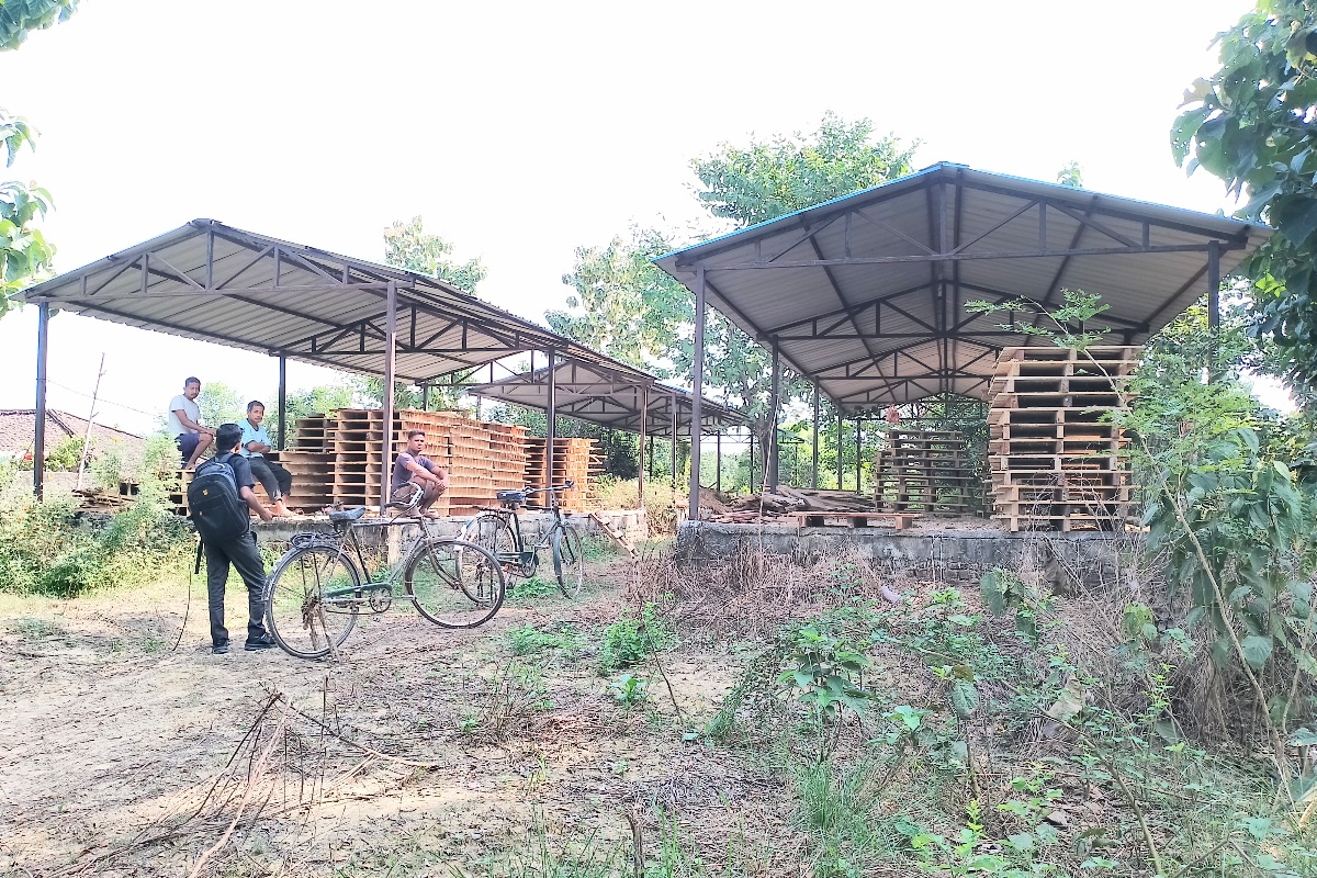 नवलपरासीमा २७ लाख लगानीमा बनेको हाटबजार प्रयोगविहीन