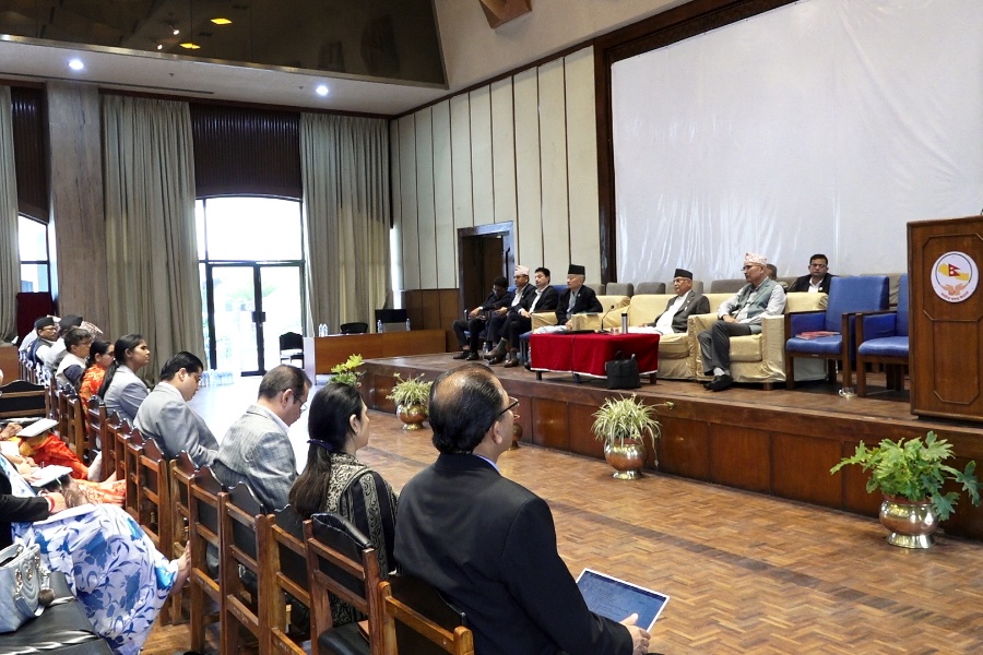 एमालेले प्रधानमन्त्रीले भारत भ्रमणमा दिएको अभिव्यक्तिको संसद्मा जवाफ माग्ने