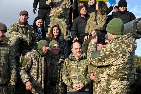 युक्रेनलाई १६ बिलियनभन्दा बढीको वित्तीय सहयोग, बेलायतले पठायो लामो दूरीका क्षेप्यास्त्र