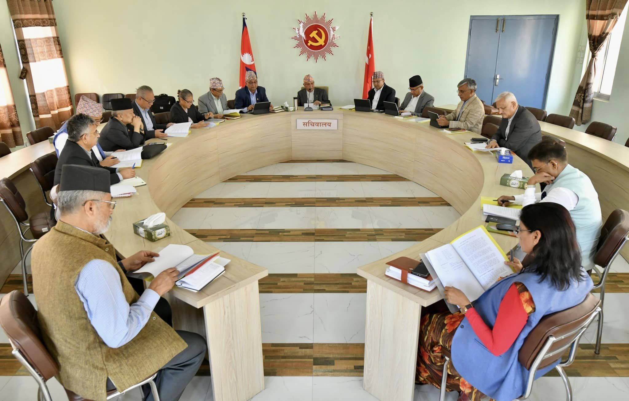 नक्कली भुटानी शरणार्थी प्रकरणमा मुछिएका सचिव रायमाझीले अनुसन्धानमा सघाउनुपर्ने एमालेको निष्कर्ष