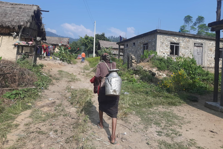 पानी ल्याउन २ घण्टा पैदल