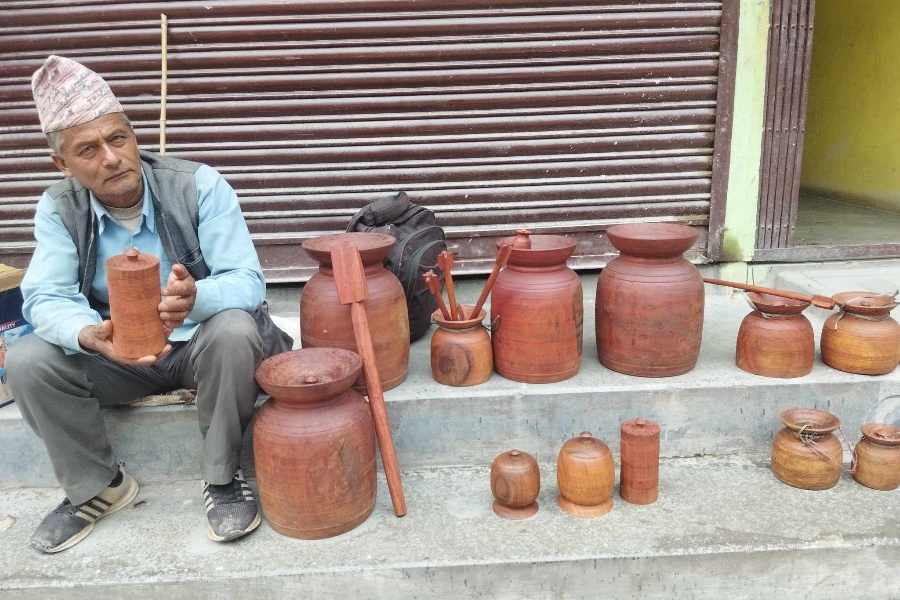 बिक्नै छाड्यो दारबाट निर्मित ठेकी, संकटमा चुँदारा समुदायको पेसा