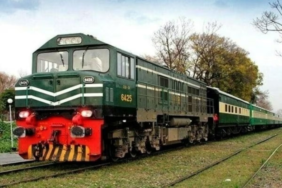 पाकिस्तानी पृथकतावादी समूहले नियन्त्रणमा लियो सयौँ यात्रु सवार रेल