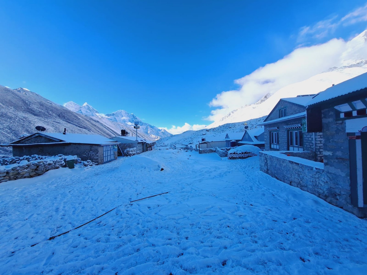 सोलुखुम्बुमा हिमपात, सडक अवरुद्ध