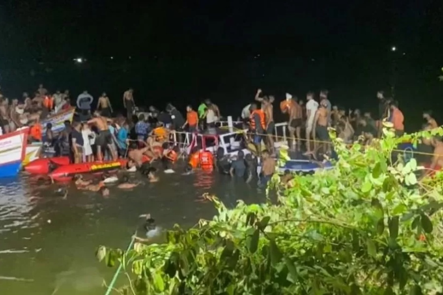 भारतको केरलामा पर्यटक सवार डुंगा डुब्दा २१ जनाको मृत्यु