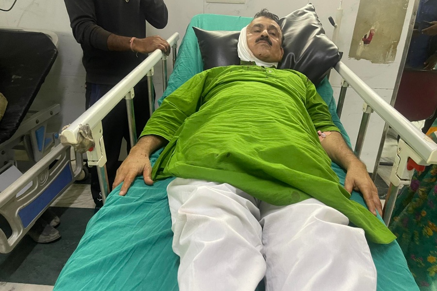 कांग्रेस सहमहामन्त्री महेन्द्र यादवमाथि खुकुरी प्रहार