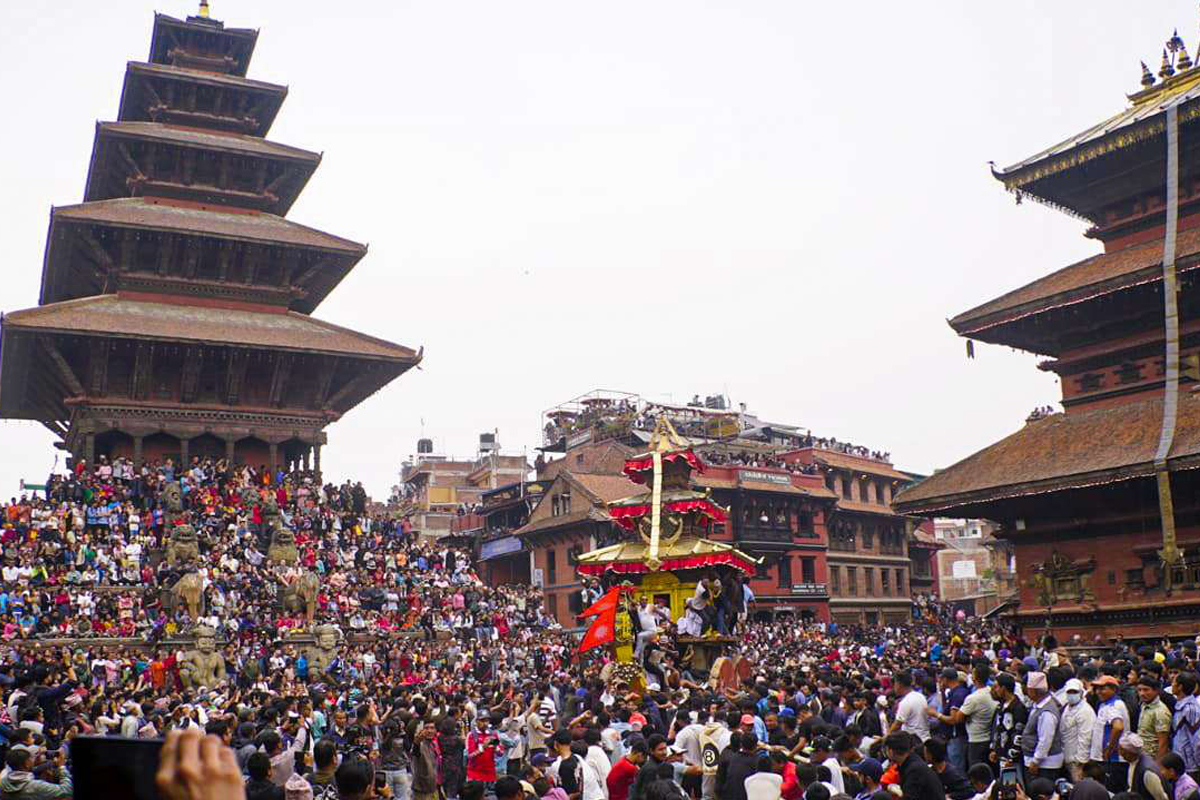 बिस्का जात्रामा भैरवको रथ भाँचियो