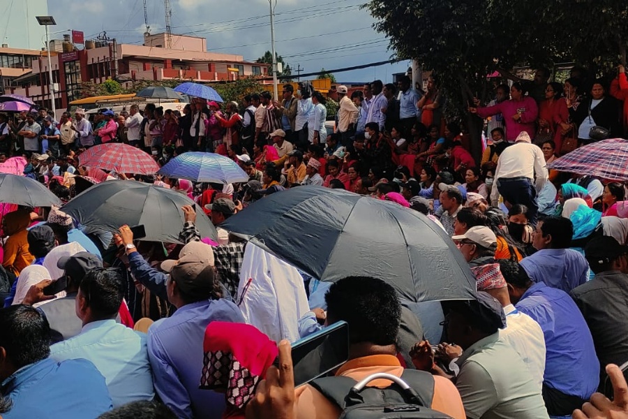 महासंघले आफूहरूलाई अलपत्र पारेकाे राहत शिक्षकहरूको गुनासो