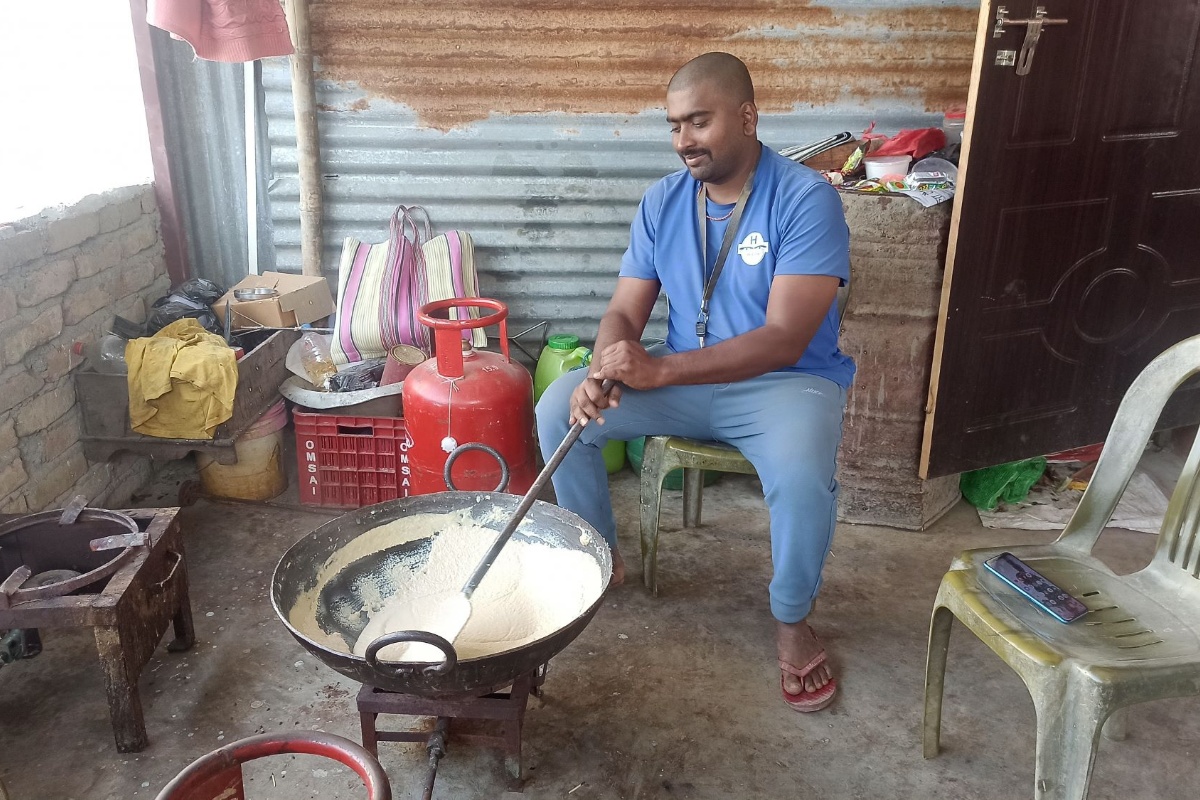 डेरी सञ्चालन गरेर मासिक ९० हजार कमाइ