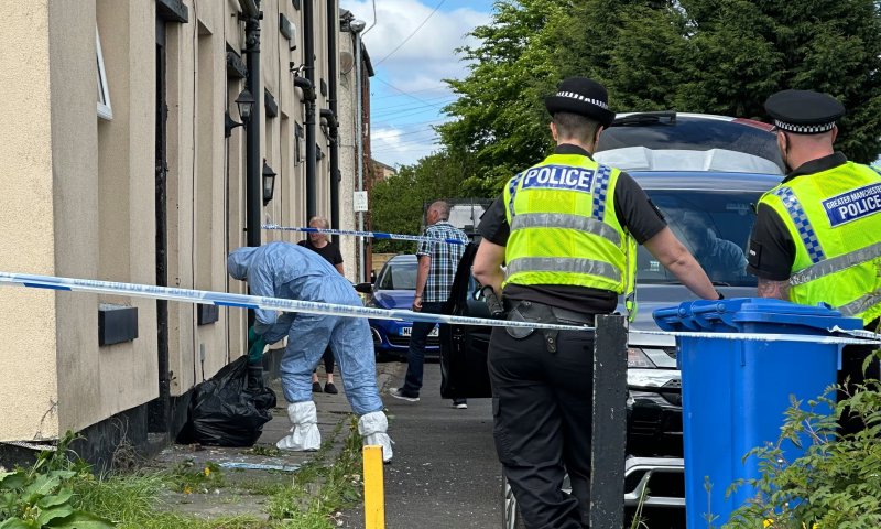 लन्डनमा आतंकवादविरुद्धका २ छुट्टाछुट्टै कारबाहीमा ८ जना पक्राउ