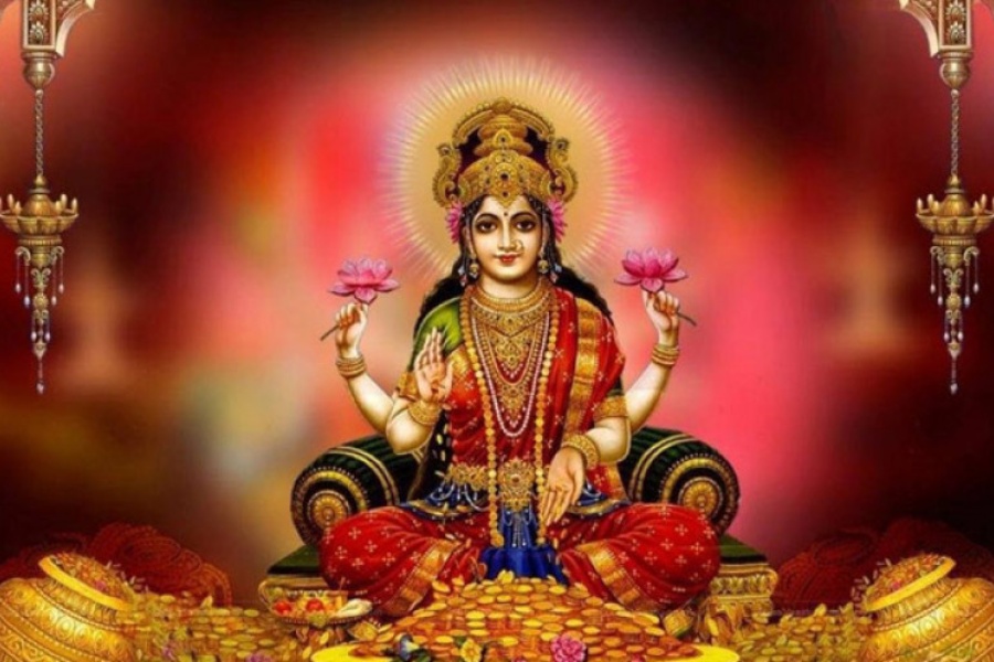 तिहारको दोस्रो दिन: लक्ष्मीको पूजा गरिँदै,  कुकुर तिहार पनि आजै