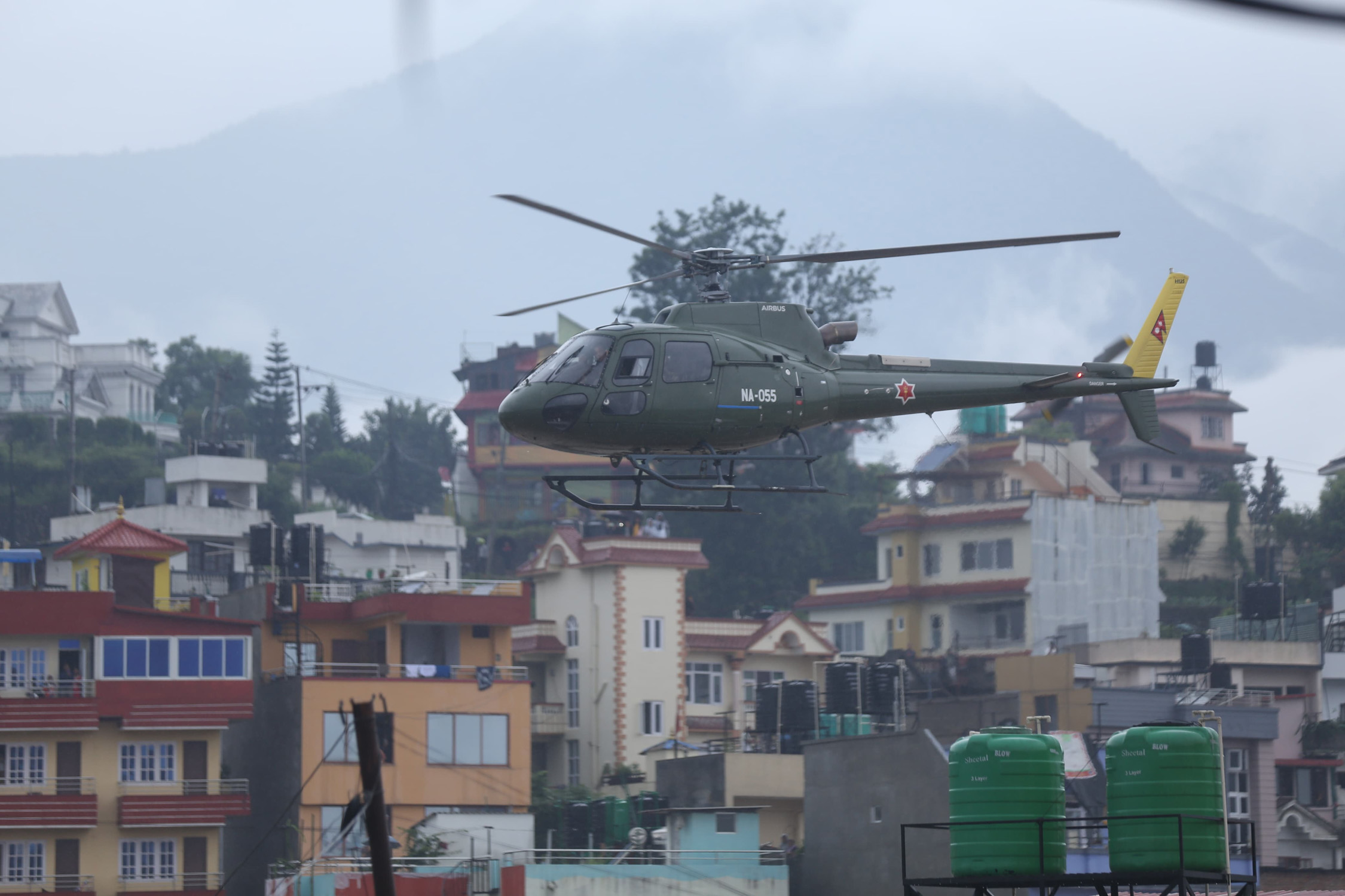 विपद्मा परेका ७१३ जनाको हवाई उद्धार