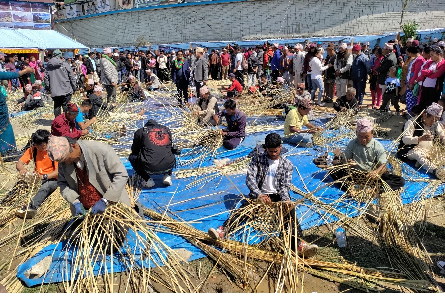 ताप्लेजुङमा डोको बुन्ने प्रतियोगिताको रौनक
