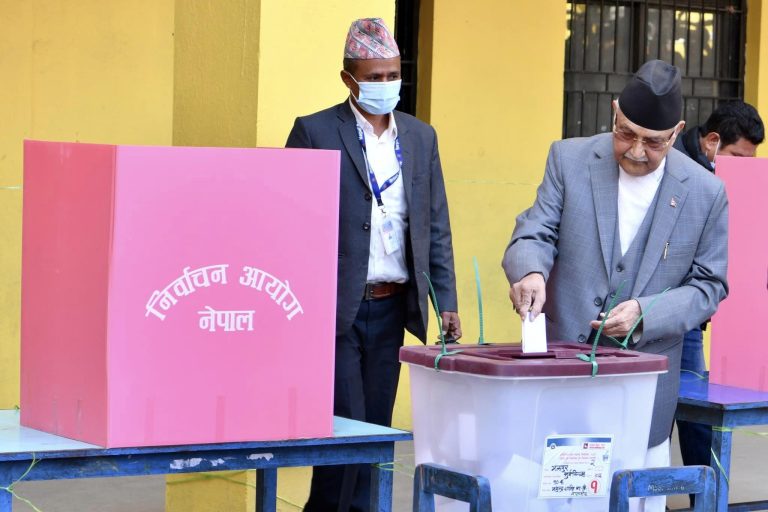 झापा-५ बाट केपी ओली फराकिलो मतान्तरले विजयी