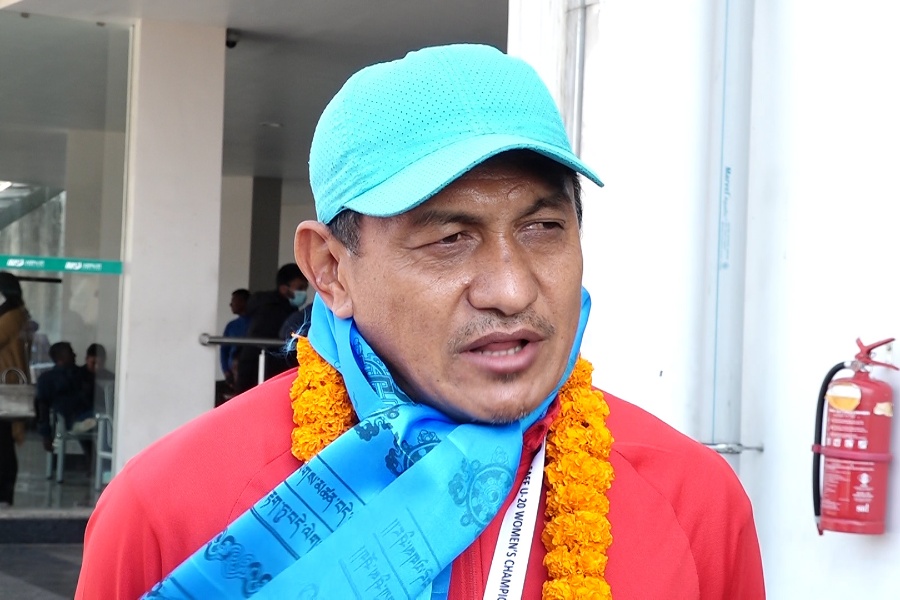 ‘फ्लड लाइट’मा खेल्नु पर्दा साफको उपाधि गुमायौँ : प्रशिक्षक गुरुङ