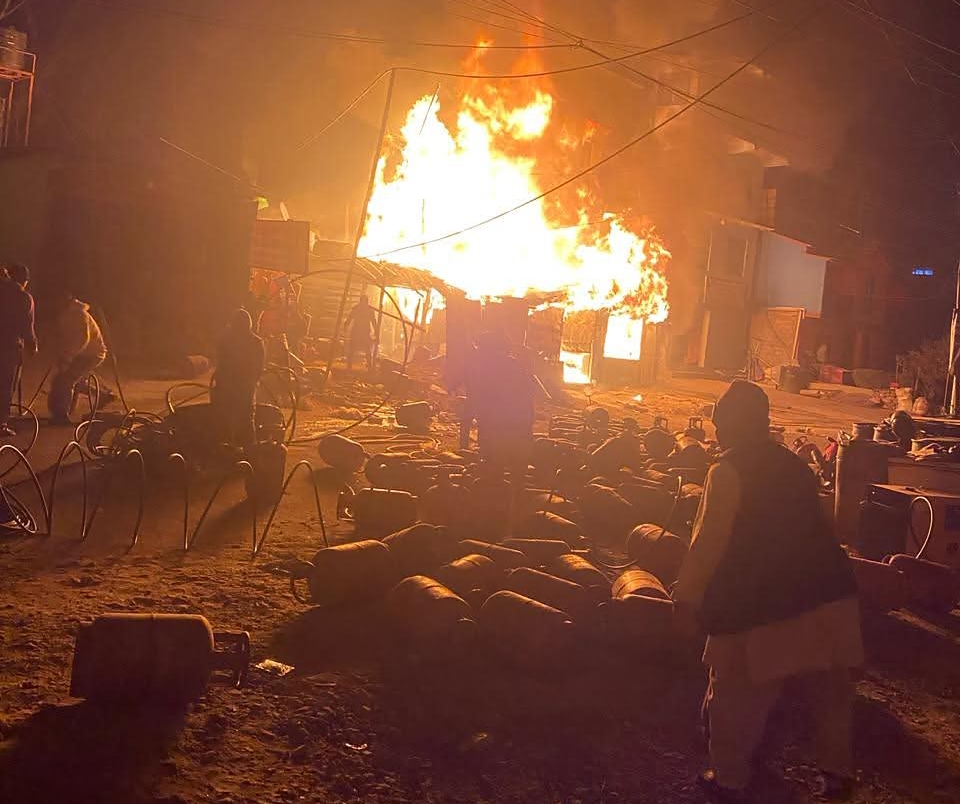 खोटाङको हलेसी बजारमा आगलागी