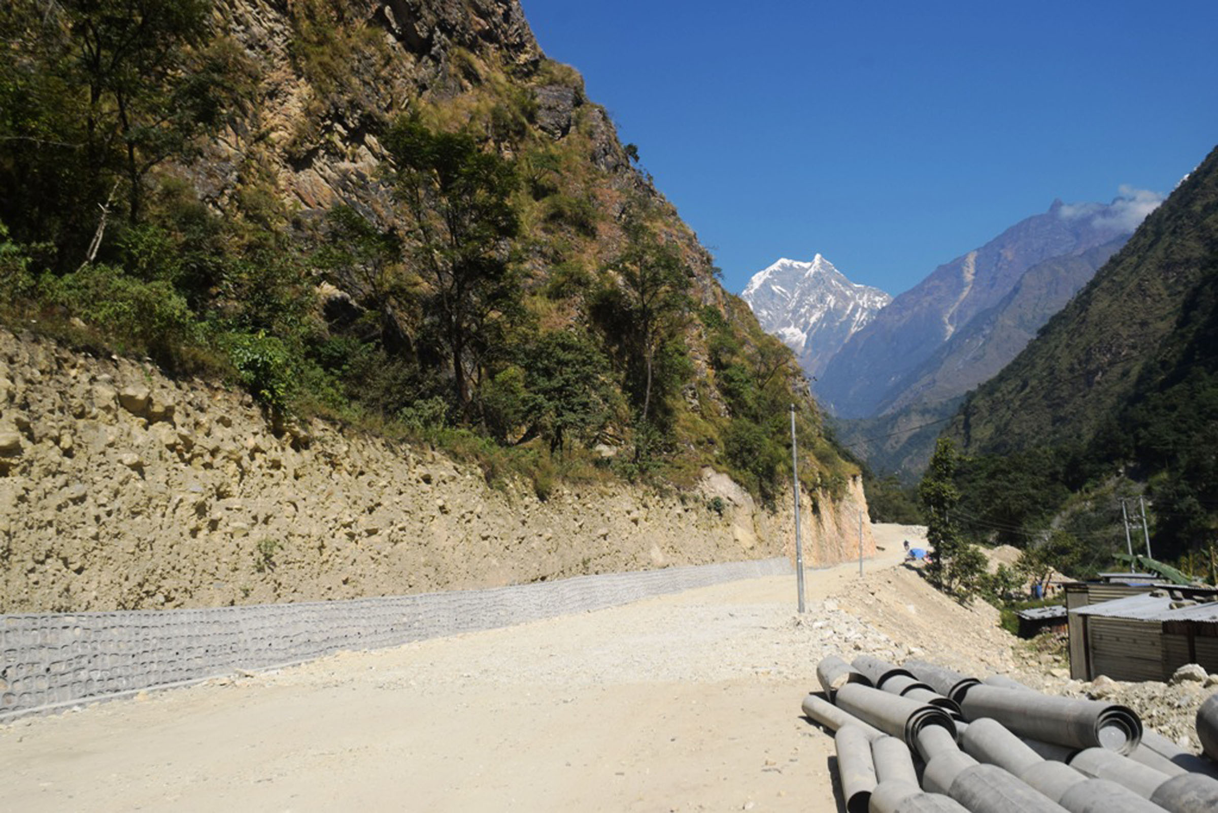 कैकुखोला र लार्जुङखोलाको पुल अलपत्र पार्ने कम्पनीसँग ठेक्का तोडियो