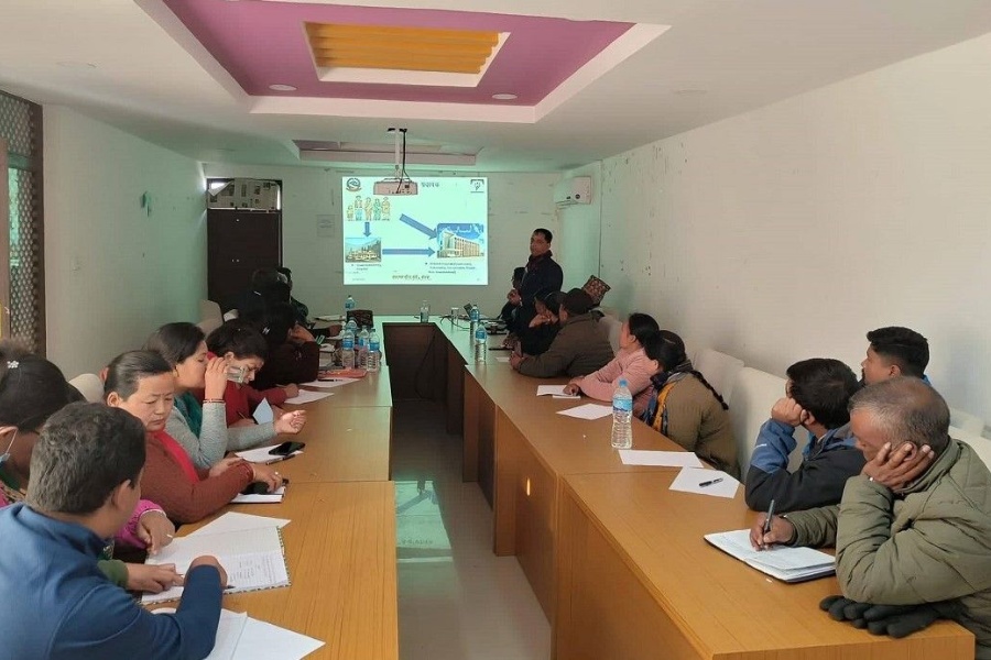 मध्यपुरथिमि नगरपालिकाले निःशुल्क स्वास्थ्य बिमा गरिदिने