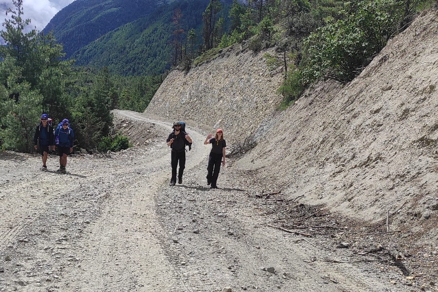 पर्यटक बढाउन पदमार्ग निर्माण