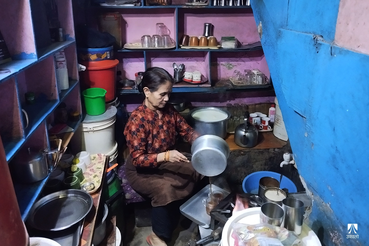 २७ वर्षदेखि चिया बेचिरहेकी ‘गंगा आमा’