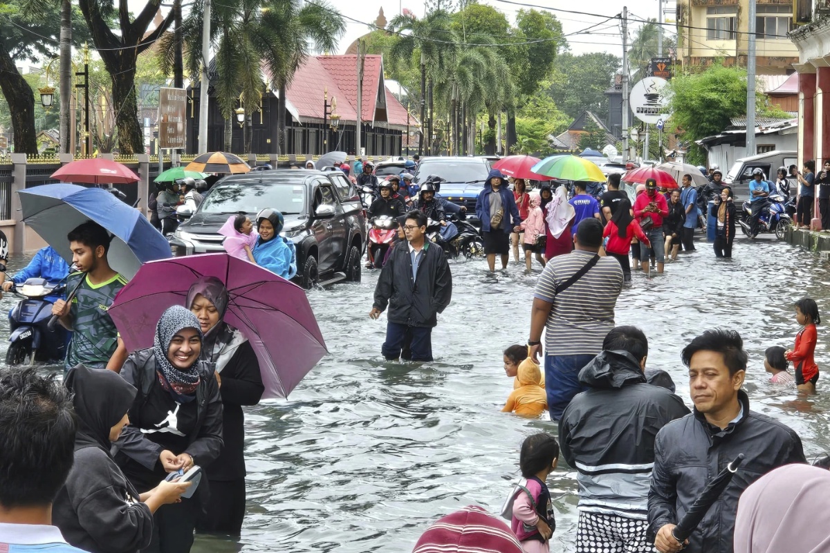 मलेसियामा बाढीका कारण ८० हजारभन्दा बढी विस्थापित
