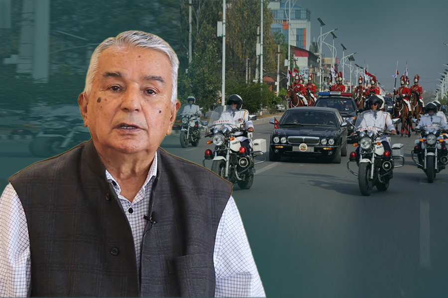 राष्ट्रपति पदकै हुर्मत लिइरहेको ‘भीभीआईपी’ सवारी, के गर्लान् रामचन्द्र?