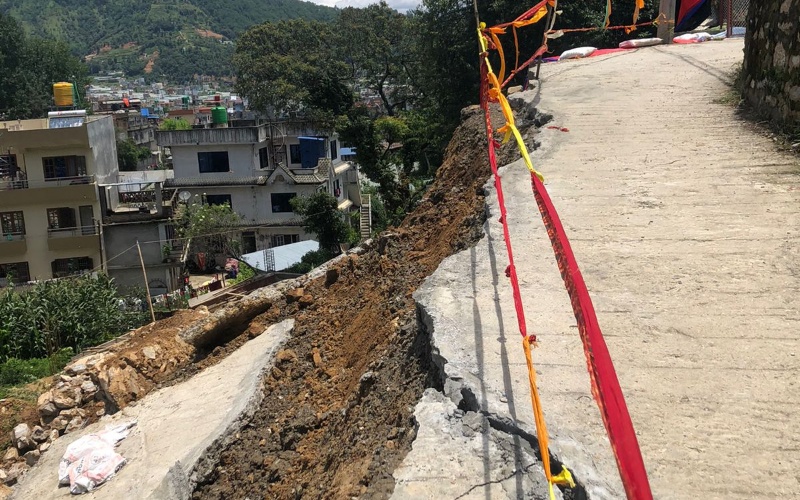 चन्द्रागिरिका तीन वडा पहिरोको उच्च जोखिममा