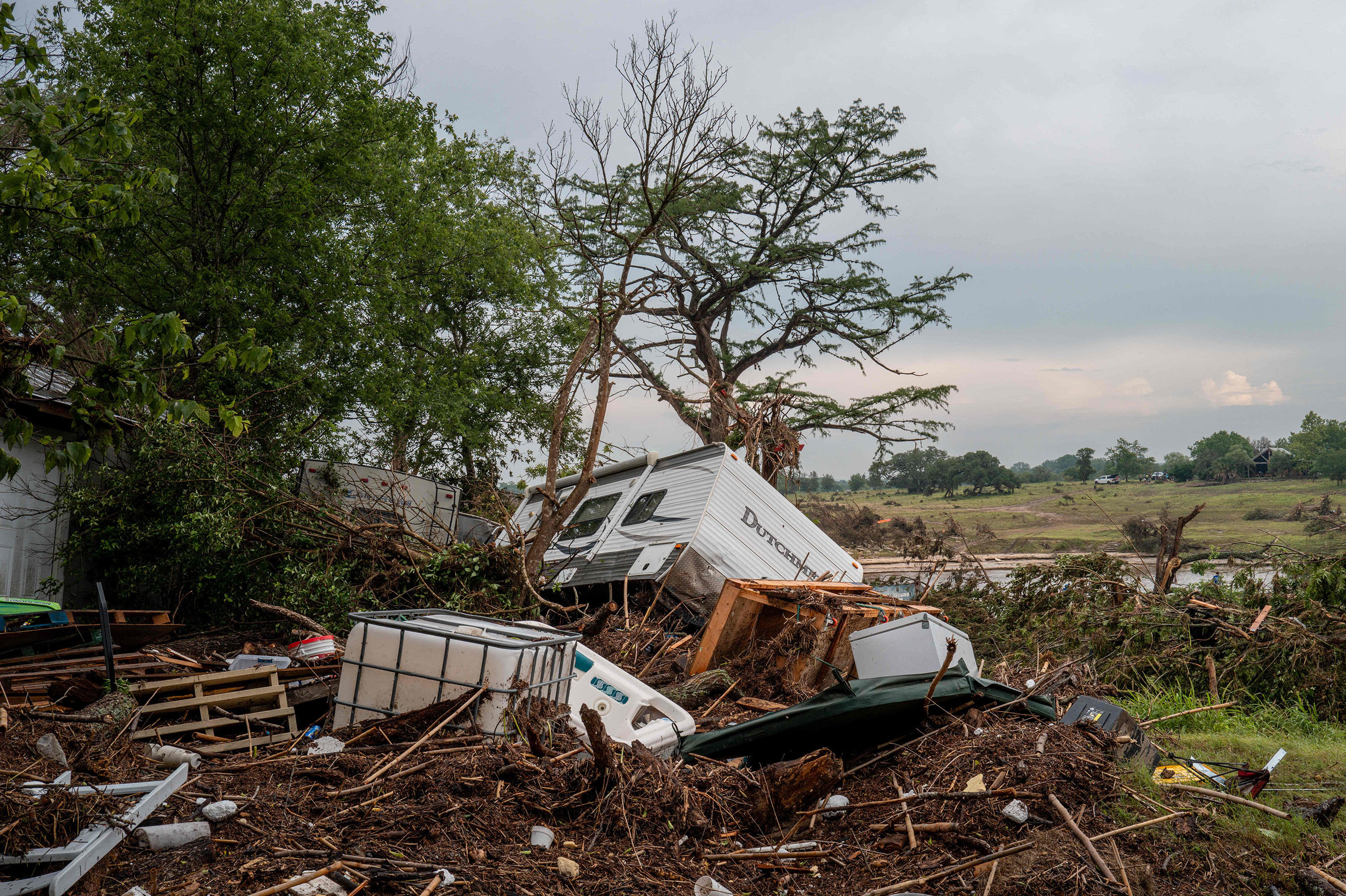 टेक्सासमा बाढी: मृतकको संख्या १०० नाघ्यो, उद्धार र खोजी कार्य जारी