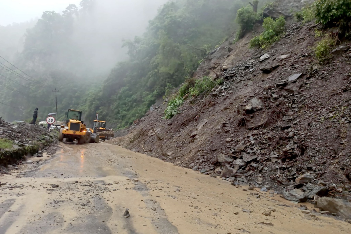 बाढीपहिरोबाट देशभर १३२ सडक प्रभावित