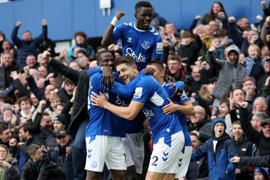 लिभरपुल र आर्सनल पराजित, म्यानचेस्टर युनाइटेड विजयी