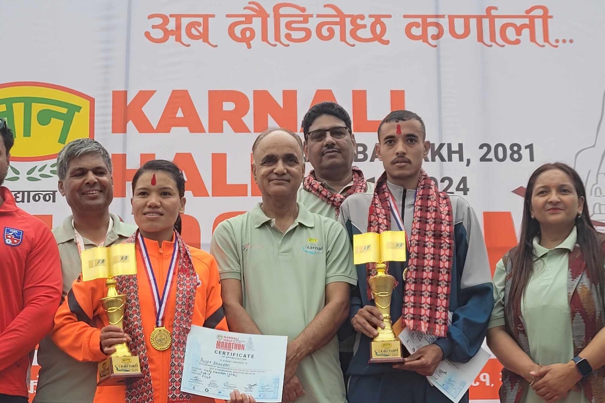 नरेन्द्र र पुष्पाले जिते कर्णाली हाफ म्याराथन