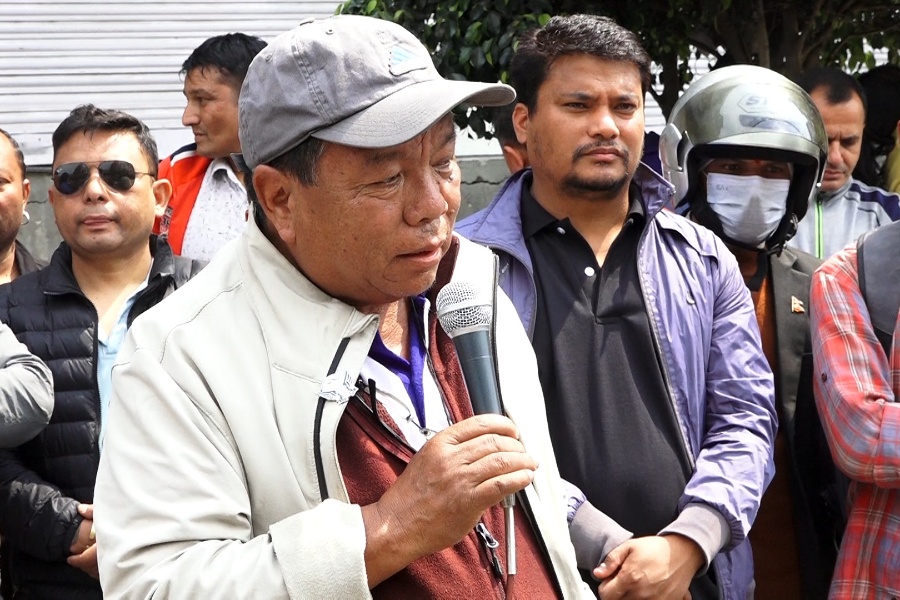 काम नगर्ने सांसदलाई ढ्यांग्रो ठोक्दै लखेट्छौँ : महावीर पुन