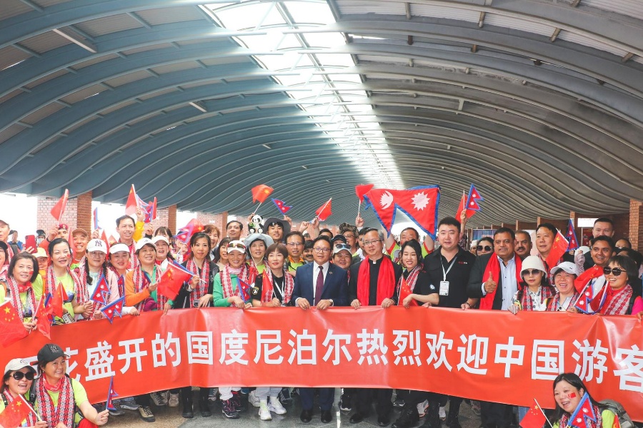 नयाँ वर्षको पूर्वसन्ध्यामा नेपाल भ्रमणका लागि १८१ चिनियाँ पर्यटक काठमाडौँमा