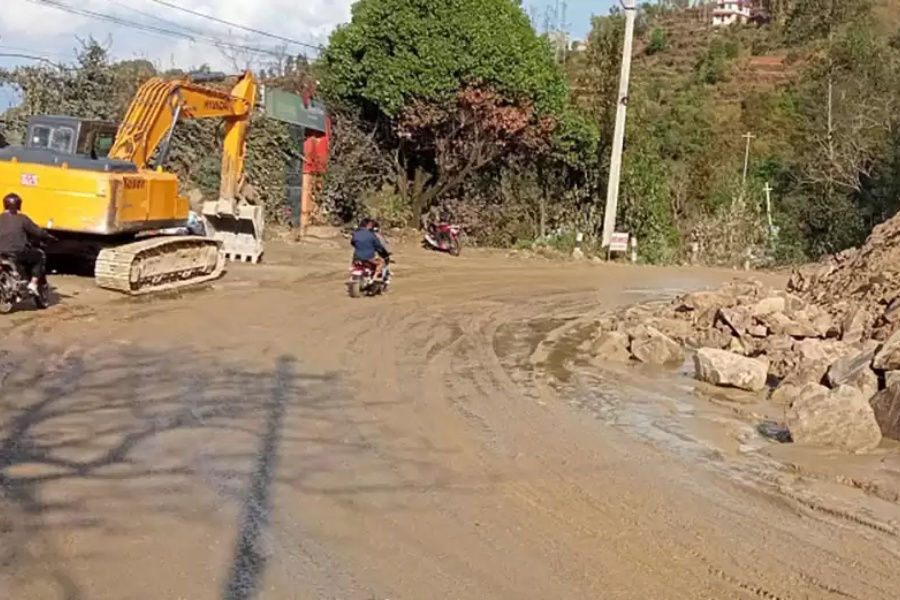 साँगा–धुलिखेल सडक विस्तार ठप्प