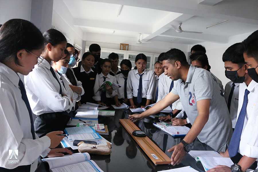 काठमाडौँको नमूना सामुदायिक विद्यालय, जहाँ छन् ‘स्मार्ट’ शिक्षक र विद्यार्थी (भिडियो कथा)