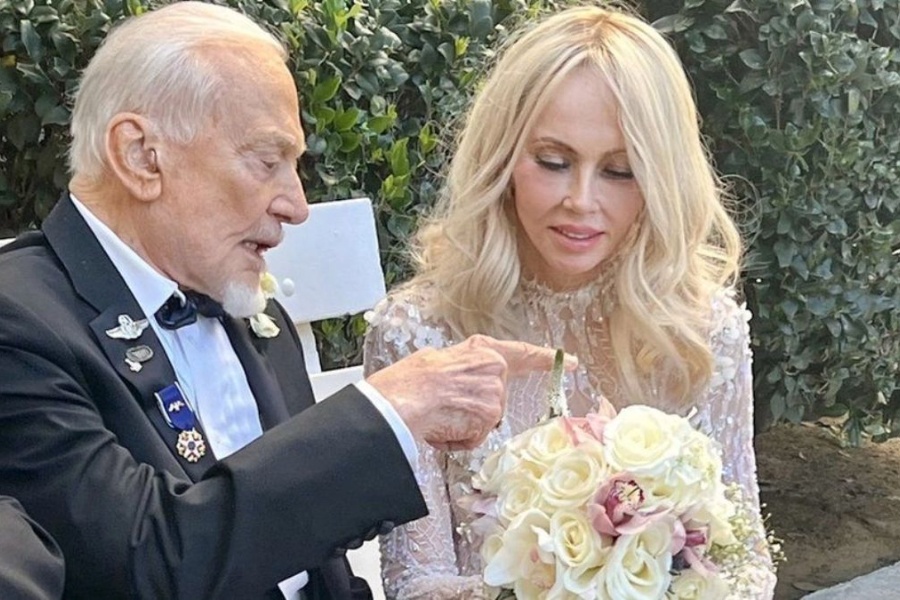 ९३ वर्षमा वैवाहिक बन्धनमा बाँधिने अन्तरिक्ष यात्री