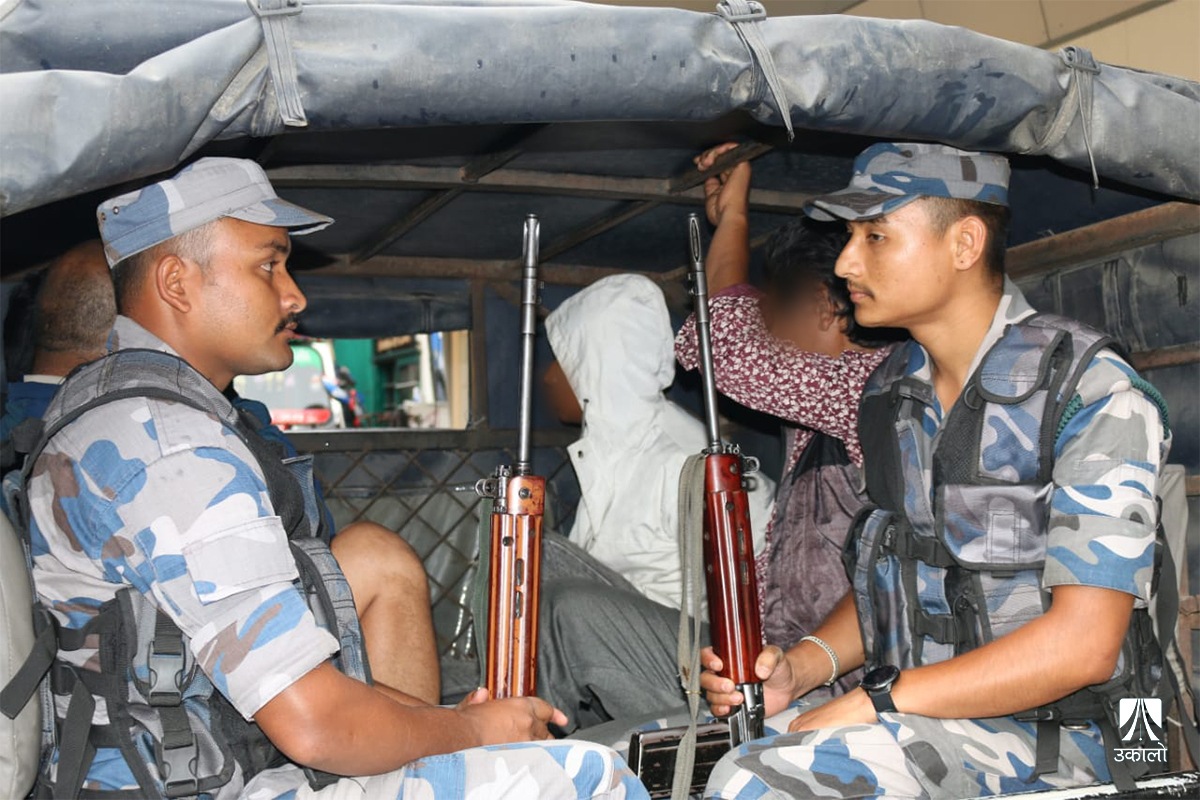 सुन तस्करी प्रकरण : पक्राउ परेकामाथि म्याद थपेर थालियो अनुसन्धान [तस्वीरहरू]