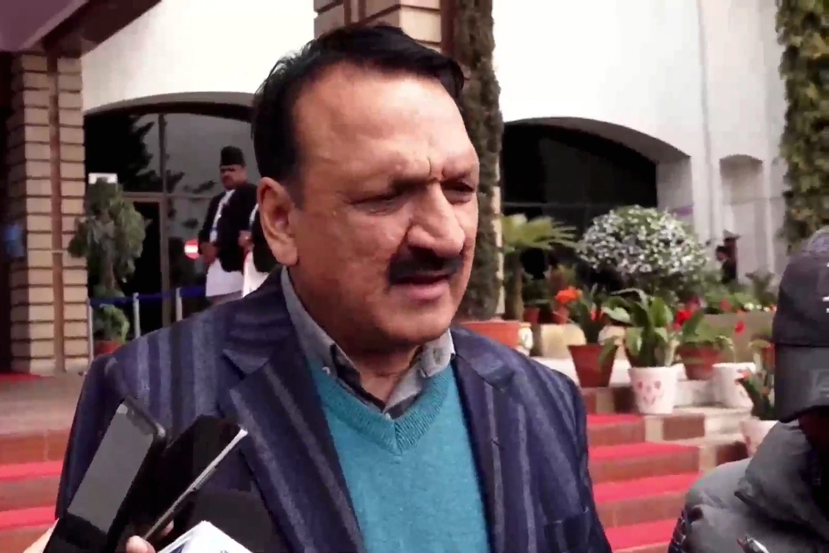 प्रधानमन्त्रीलाई विश्वासको दिने र सत्तापक्षको बेन्चमा बस्ने कांग्रेसको निर्णय