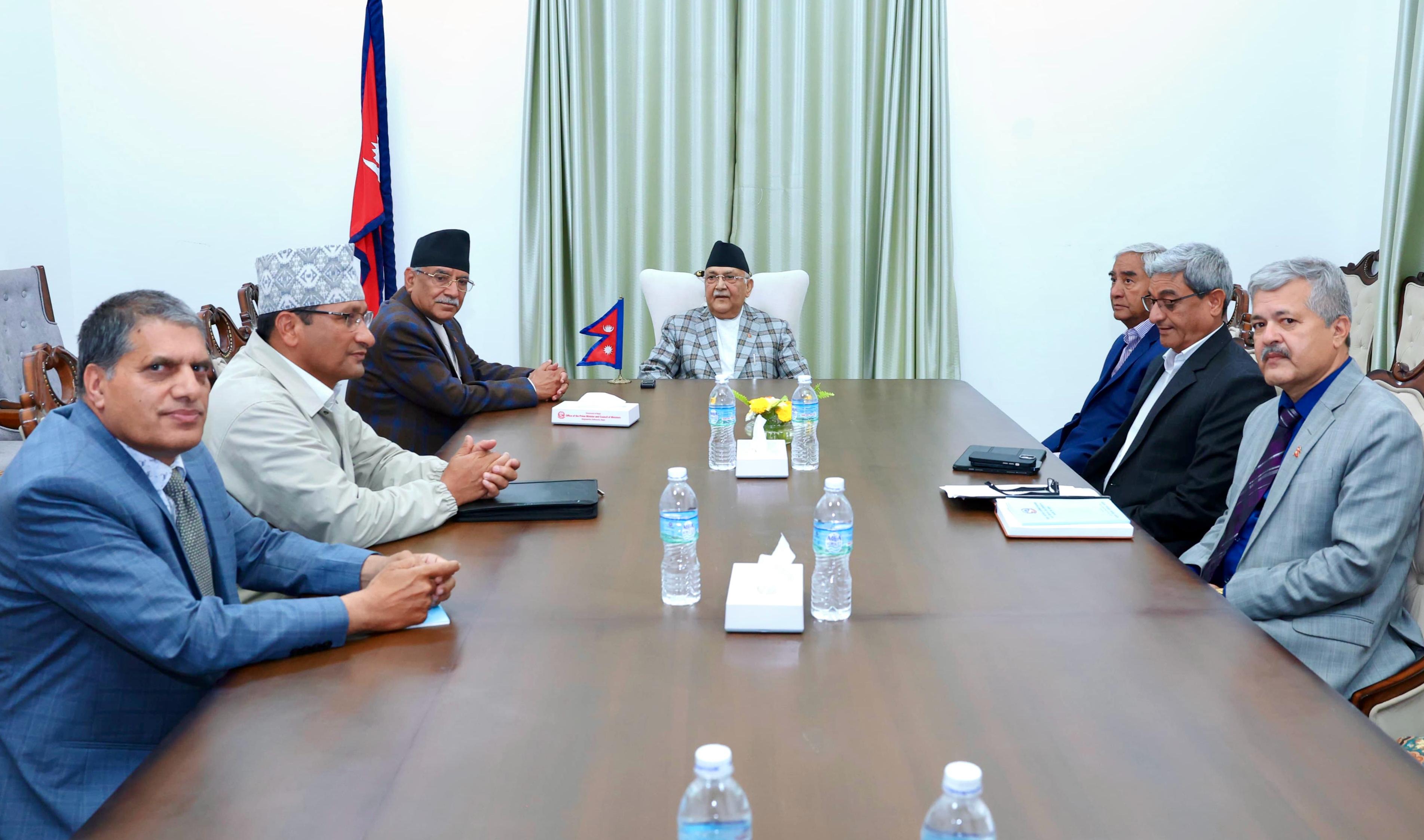 टीआरसीमाथि छलफल गर्न शीर्ष नेताहरू सिंहदरबारमा