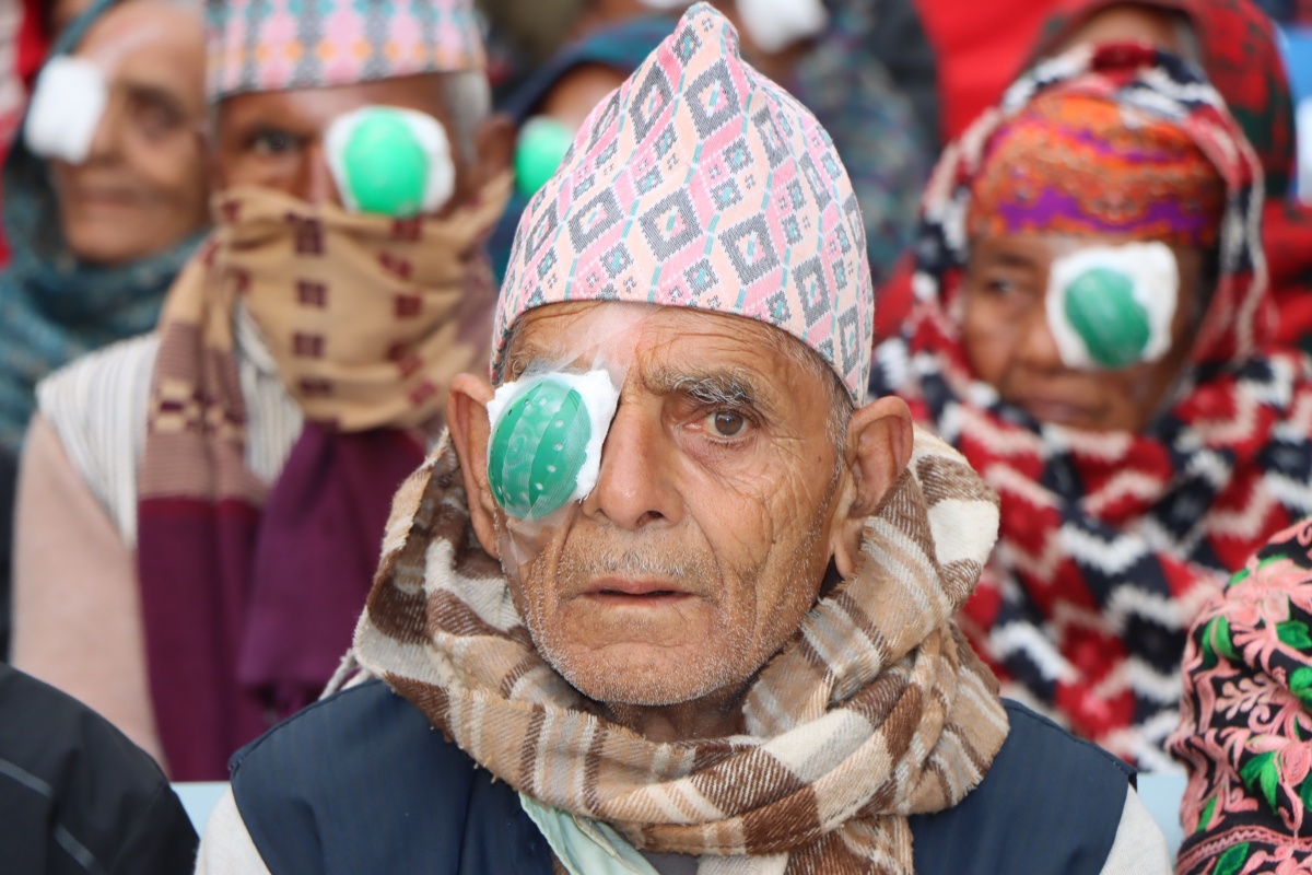भारत, बांग्लादेश र भुटानबाट आँखाको उपचार गर्न नेपालमा